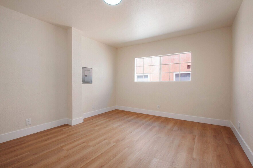 More Photos Of 6337 10th Ave, Los Angeles Apartments For Sale