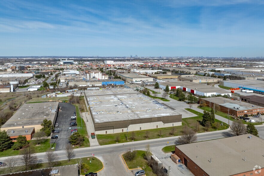 More Photos Of 2 Colony Ct, Brampton Warehouse For Lease