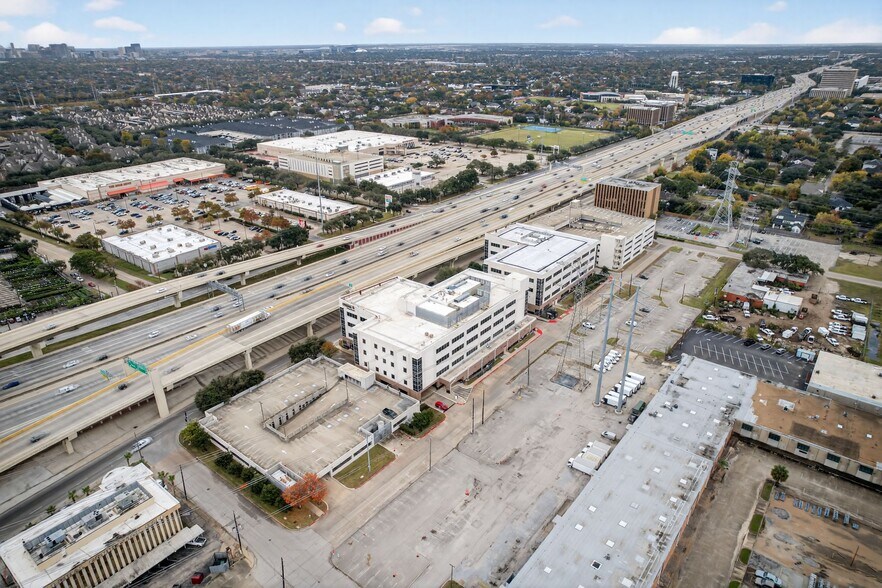 More Photos Of 5420 West Loop S, Bellaire Medical For Lease