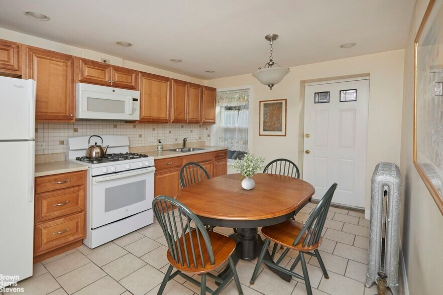 More Photos Of 475 E 115th St, New York Flex For Sale