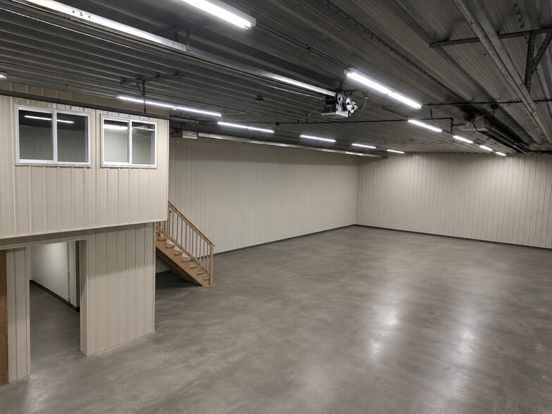 Primary Photo Of 805 Pierce Butler Rt, Saint Paul Industrial For Lease