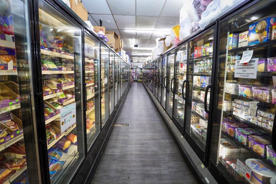 More Photos Of 9875 S Dixie Hwy, Erie Supermarket For Sale