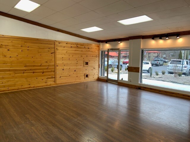 More Photos Of 2487 Soco Rd, Maggie Valley Freestanding For Lease