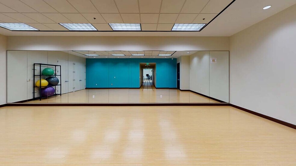 More Photos Of 600 N Pearl St, Dallas Office For Lease