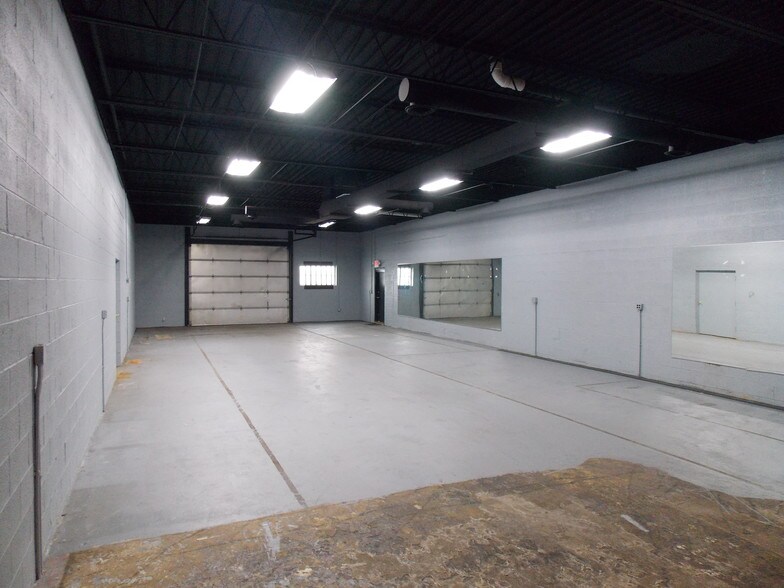 More Photos Of 2330-2340 Cole St, Birmingham Warehouse For Lease