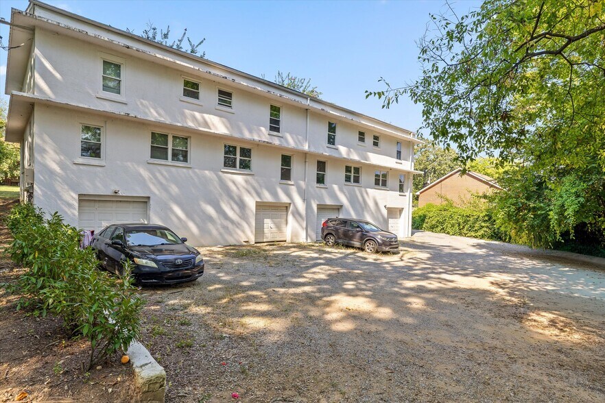 More Photos Of 1026 Greenslake Rd, East Ridge Apartments For Sale