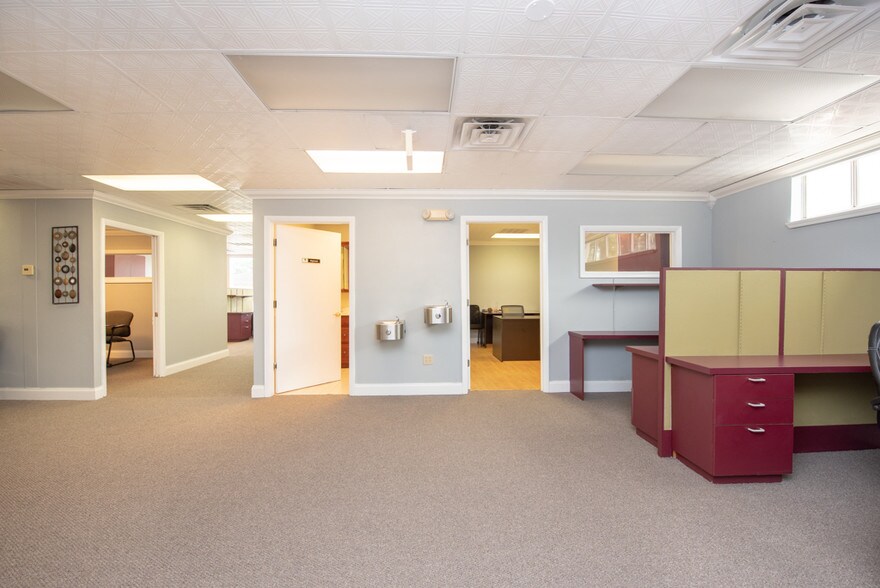 More Photos Of 7430 Tamiami Trl, Sarasota Loft Creative Space For Lease