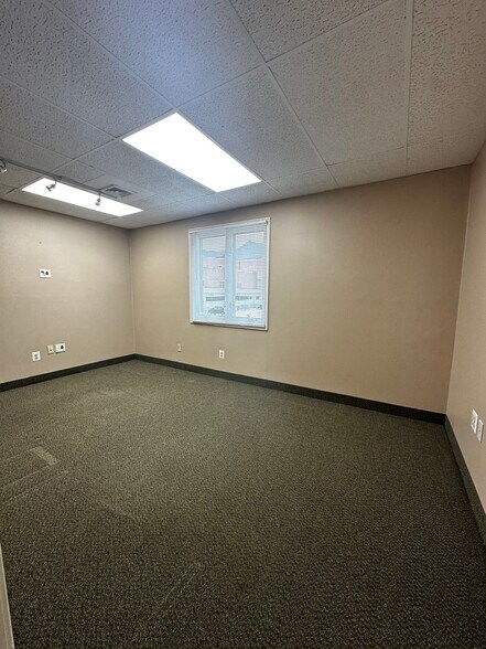 More Photos Of 3921-3951 University Dr, Fairfax Office For Lease