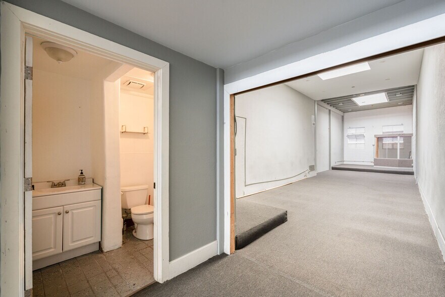 More Photos Of 4820 International Blvd, Oakland General Retail For Sale