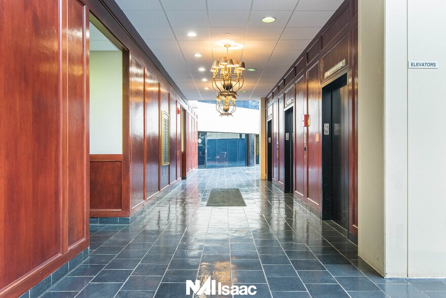 More Photos Of 771 Corporate Dr, Lexington Office For Lease