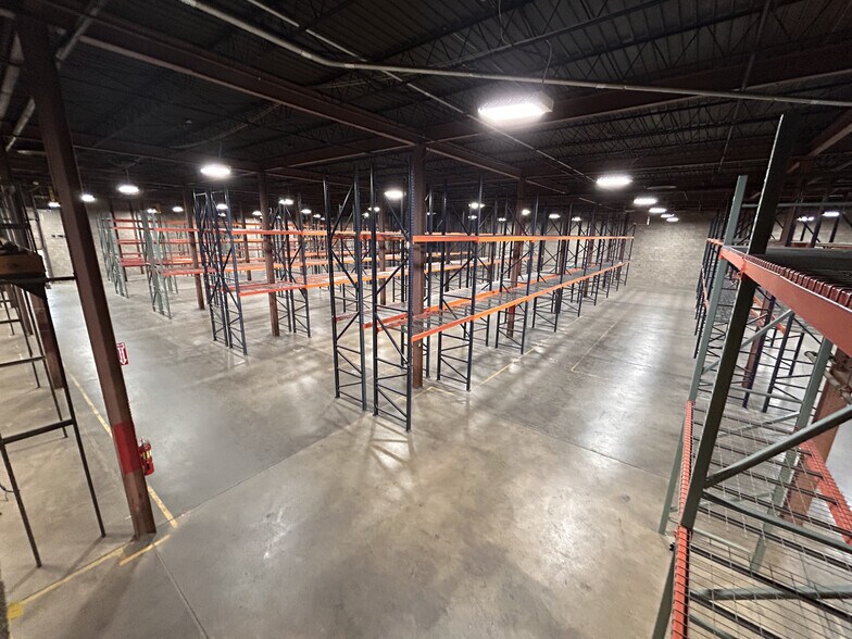More Photos Of 4301 Hwy 7 W, Saint Louis Park Distribution For Lease