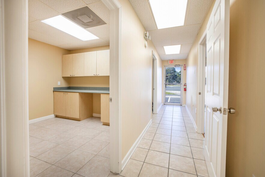 More Photos Of 7212 US Highway 19, New Port Richey Office For Sale