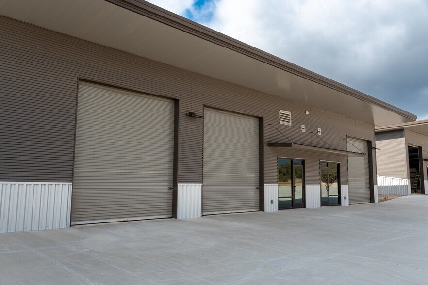 More Photos Of 1900 S Cranes Mill Rd, New Braunfels Unknown For Lease
