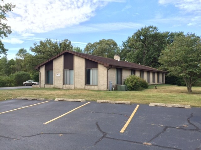 More Photos Of 19323 E Route 20, Marengo Medical For Lease
