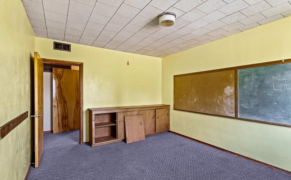 More Photos Of 720 Franklin Rd, Tieton Religious Facility For Sale
