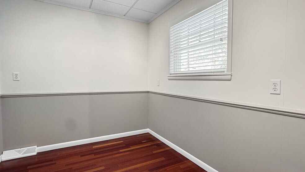 More Photos Of 118 Stimson St, Cadillac Office For Sale