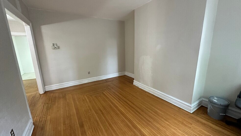 More Photos Of 28 N 3rd St, Easton Office Residential For Lease