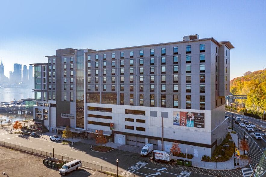 More Photos Of 500 Ave At Port Imperial Blvd, Weehawken Hotel For Lease