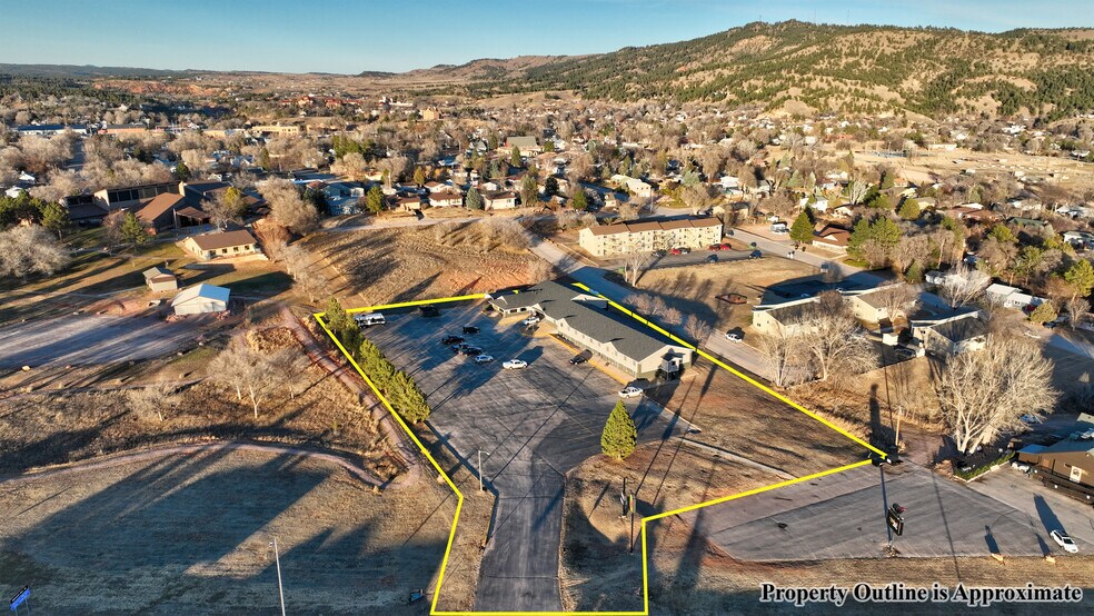 More Photos Of 800 Mammoth St, Hot Springs Hotel For Sale