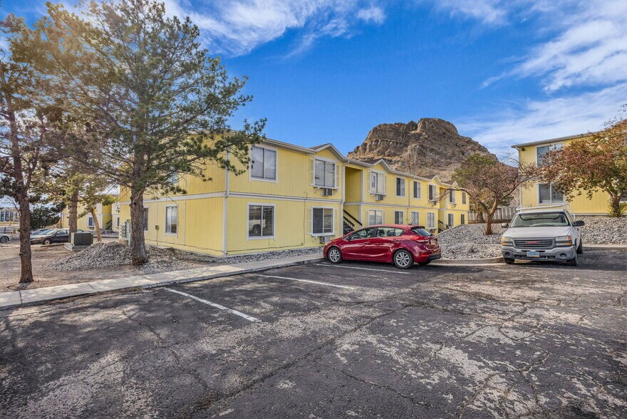 More Photos Of 108 Gardenia Way, Wendover Apartments For Sale