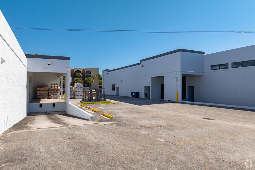 More Photos Of 19555 NE 10th Ave, Miami Unknown For Lease