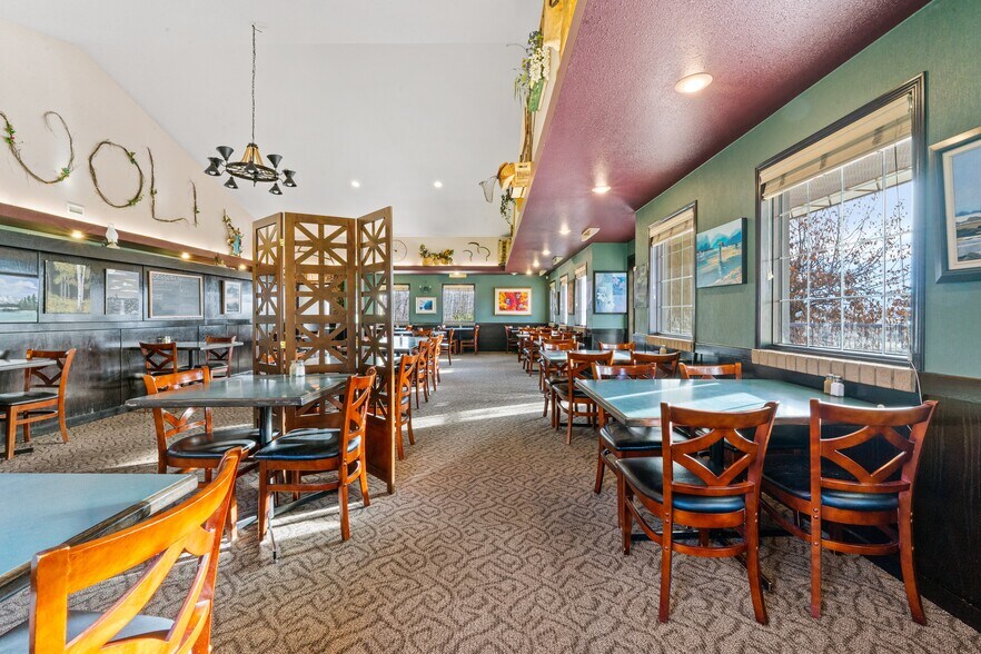 More Photos Of 1916 10th Av, Spruce View Restaurant For Sale