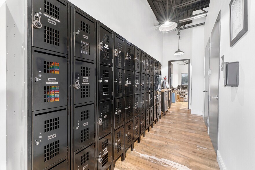 More Photos Of 701-705 N Andrews Ave, Fort Lauderdale Coworking Space