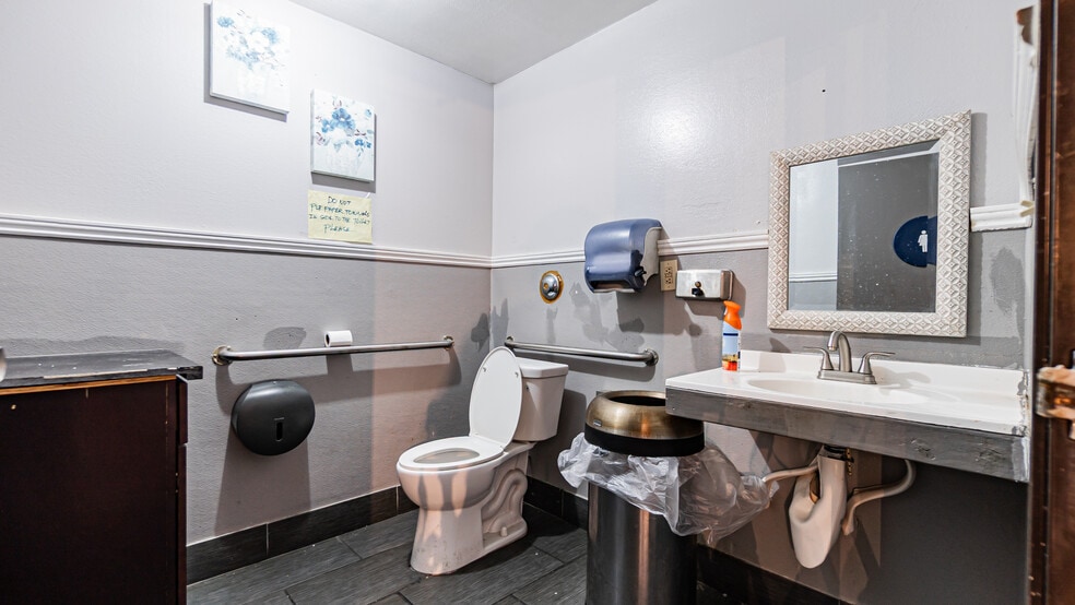 More Photos Of 1280 E Holt Ave, Pomona Restaurant For Lease