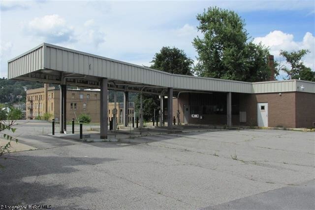 More Photos Of 108 Gaston Ave, Fairmont Bank For Sale
