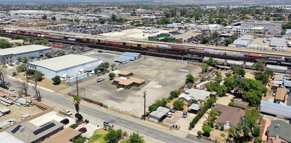 More Photos Of 14806-14814 Ceres Ave, Fontana Land For Lease