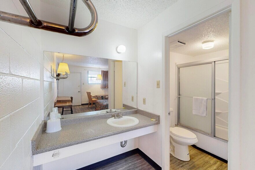 More Photos Of 5634 E Paisano Dr, El Paso Hotel For Sale