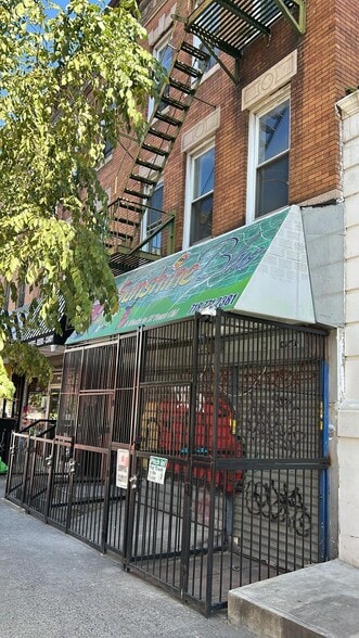 Primary Photo Of 139 Kingston Ave, Brooklyn Storefront Retail Residential For Lease