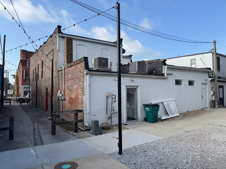 More Photos Of 116 W Main St, Plainfield Storefront Retail Residential For Lease