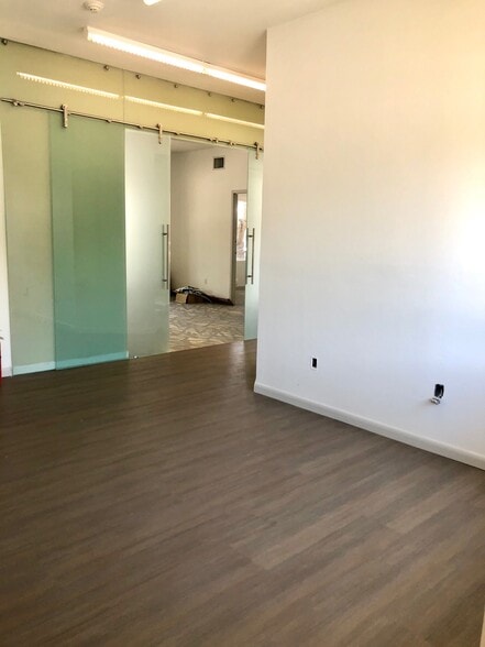 More Photos Of 205 N Orange Ave, Sarasota Office For Sale