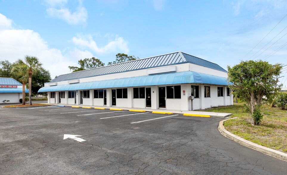 More Photos Of 655 N Indiana Ave, Englewood Medical For Sale