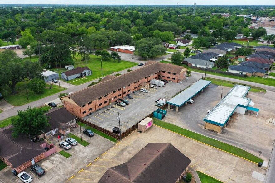 More Photos Of 601 E Coombs St, Alvin Apartments For Sale