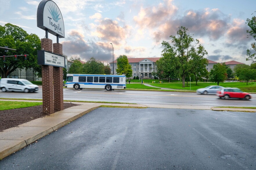 More Photos Of 1007 S Main St, Harrisonburg Restaurant For Lease