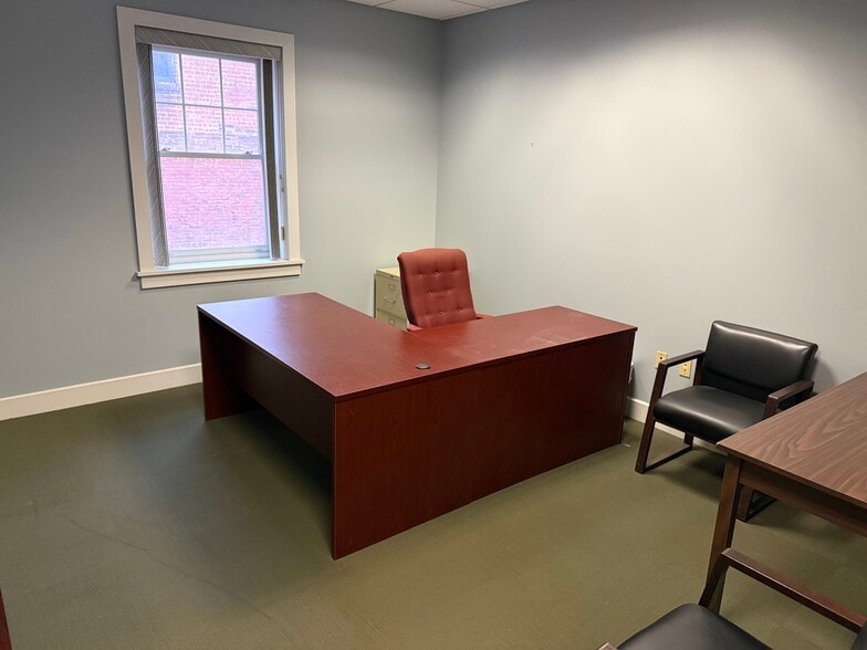 More Photos Of 1310 Market St, Wheeling Office For Lease