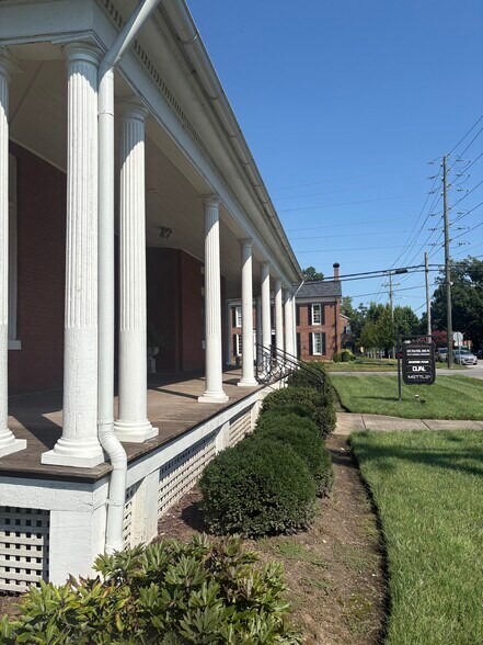 More Photos Of 143 4th Ave N, Franklin Loft Creative Space For Lease
