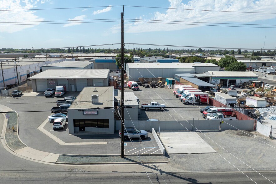 More Photos Of 1236 Woodland Ave, Modesto Warehouse For Sale