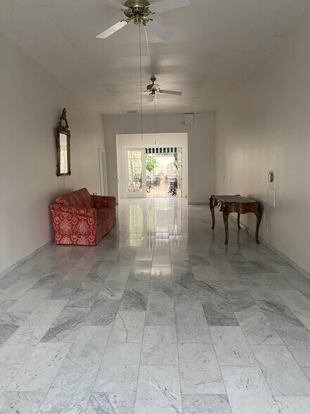 More Photos Of 1309 Main St, Saint Helena Hotel For Lease