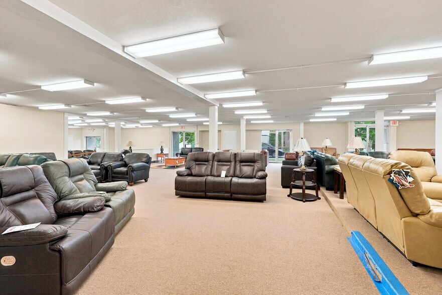 More Photos Of 3506 Memorial Ave, Lynchburg Office For Sale