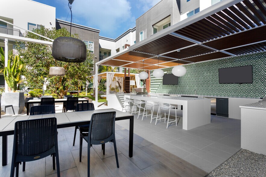 More Photos Of 185 S State College Blvd, Brea Apartments For Lease