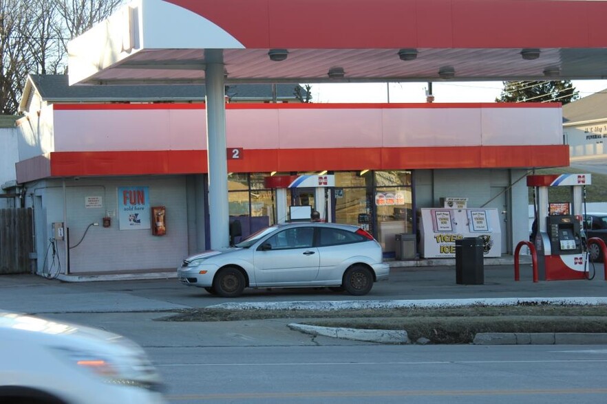 Primary Photo Of 1105 Main St, Boonville General Retail For Sale