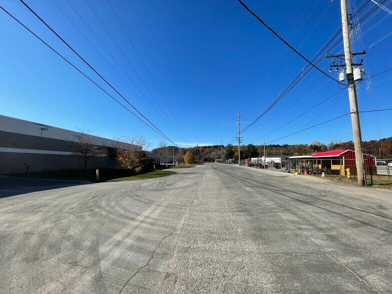 More Photos Of 2325 Sybrant Rd, Traverse City Warehouse For Sale