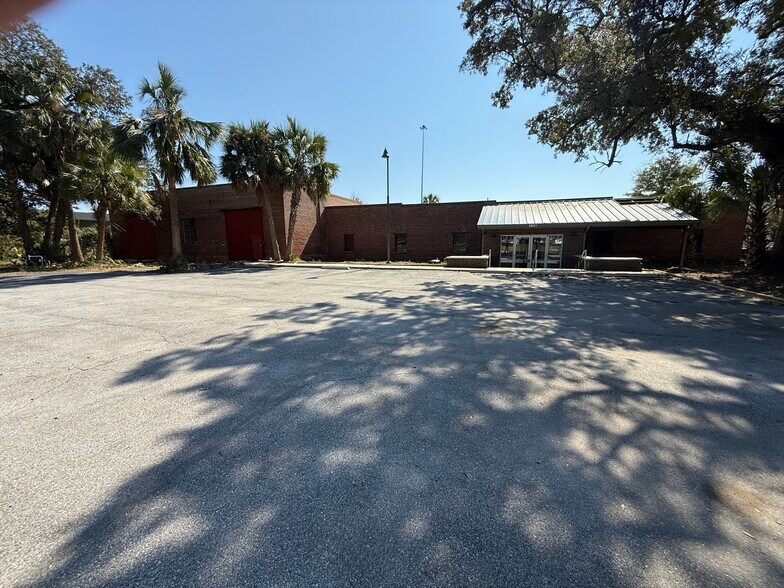 More Photos Of 119 Gregory St, Pensacola Office For Lease