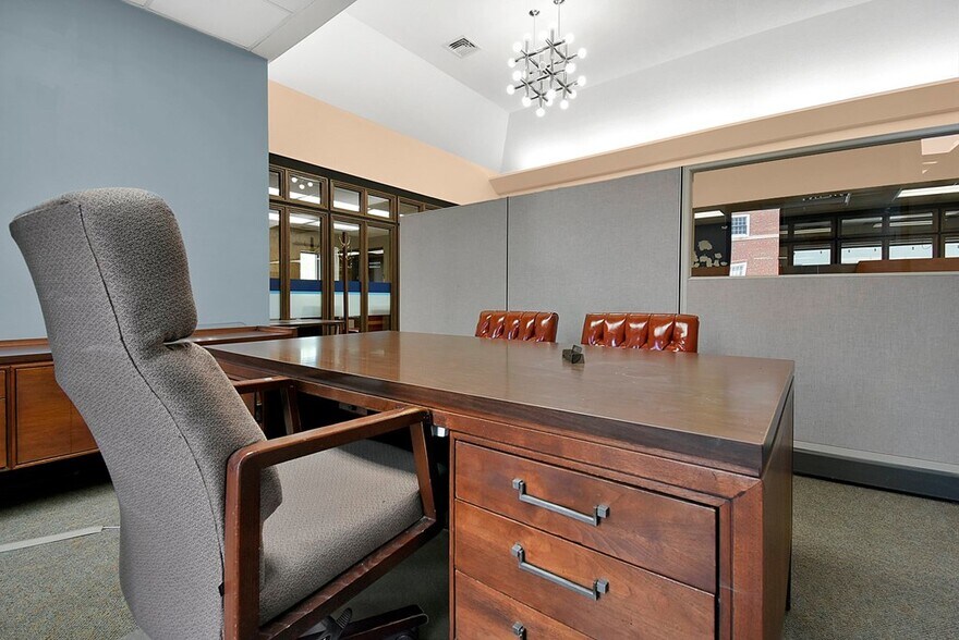 More Photos Of 245 N Seltzer St, Crestline Bank For Sale