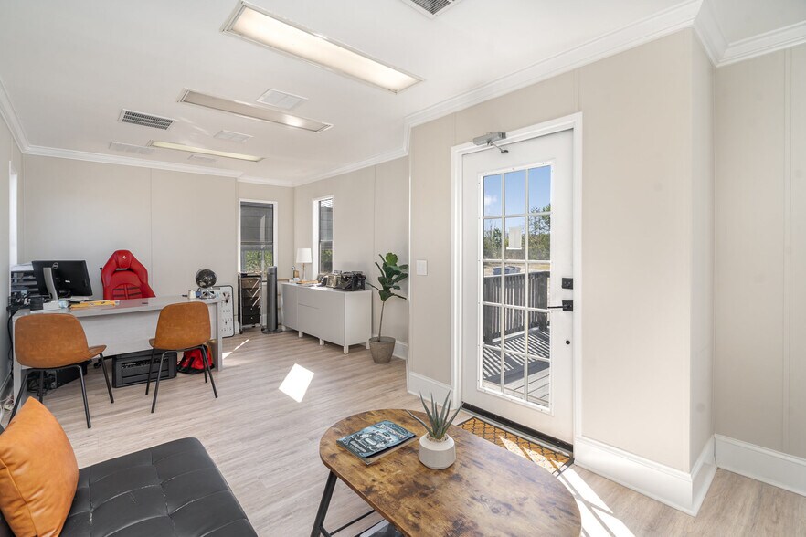 More Photos Of 1155 S Main St, Clover Auto Dealership For Lease