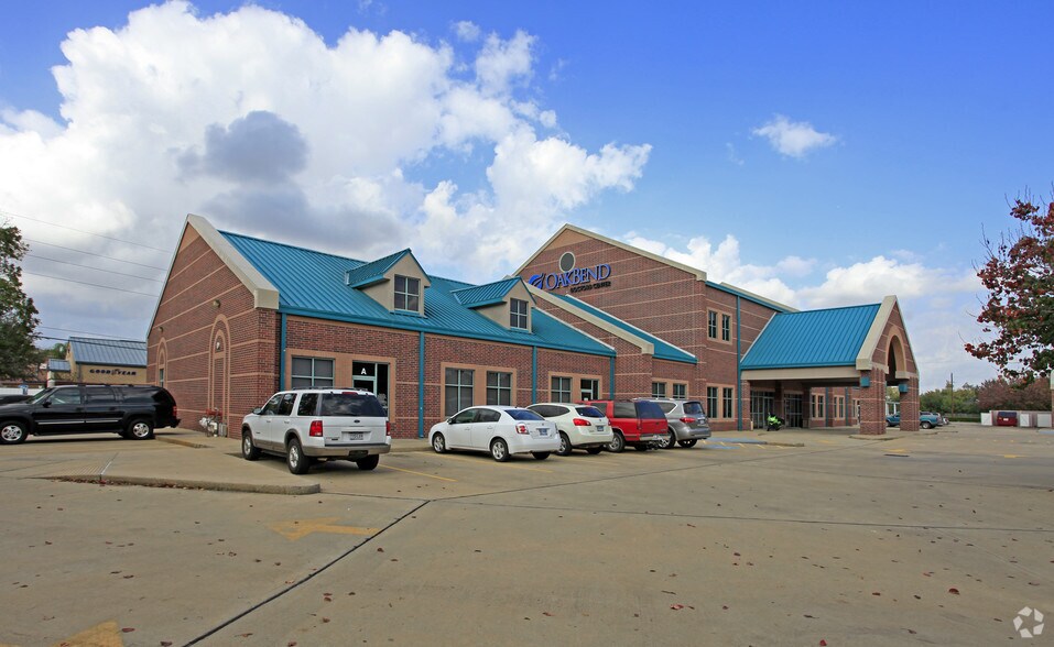 Primary Photo Of 4907 Sandhill Dr, Sugar Land Unknown For Lease