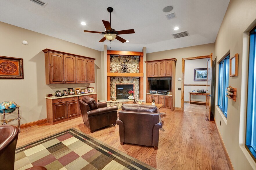 More Photos Of 5006 Portico Way, Midland Medical For Lease